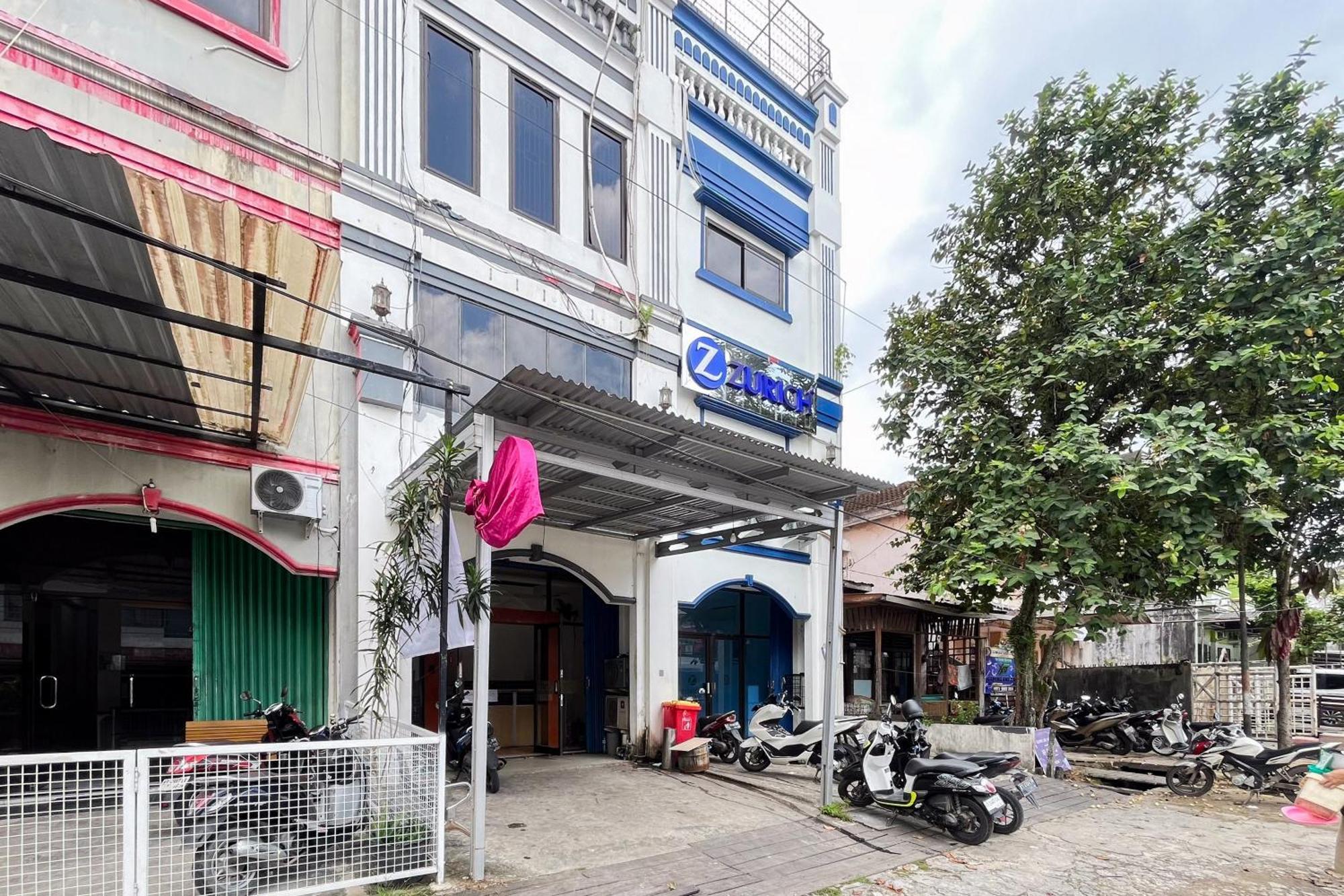Hotel Good Sleep 1 Redpartner Samarinda Exterior foto